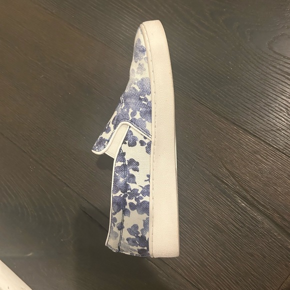 Michael Kors Keaton floral slip on sneaker - Picture 3 of 15